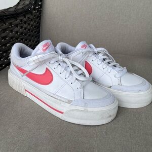 Nike Legacy Lift Sneaker